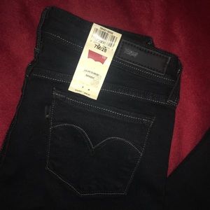 NWT- Demi Curve Skinny Levi’s